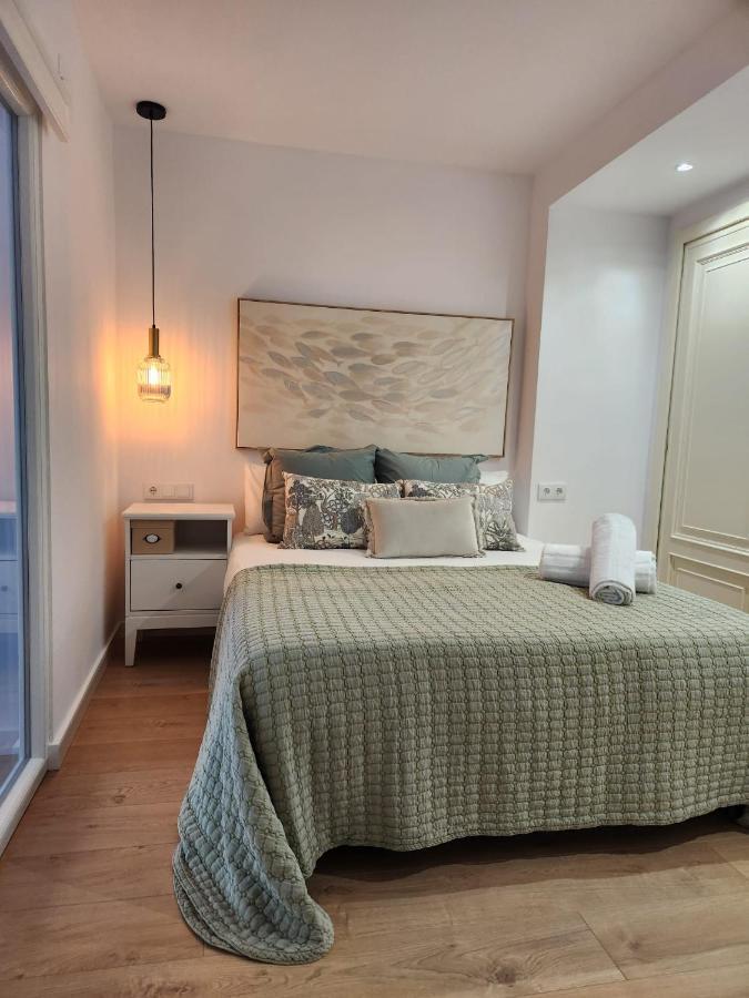 Florit Flats - The Apolo Apartment บาเลนเซีย ภายนอก รูปภาพ