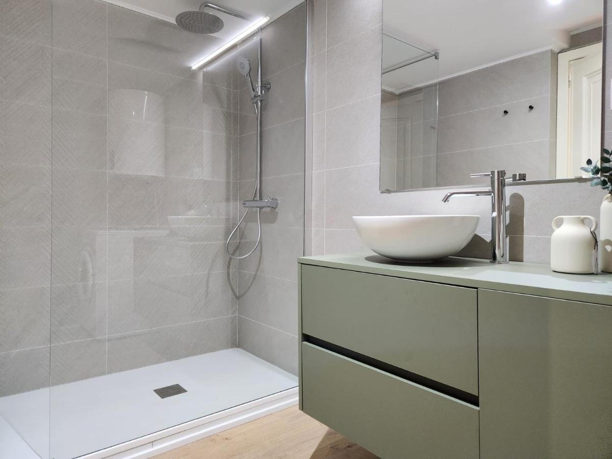 Florit Flats - The Apolo Apartment บาเลนเซีย ภายนอก รูปภาพ