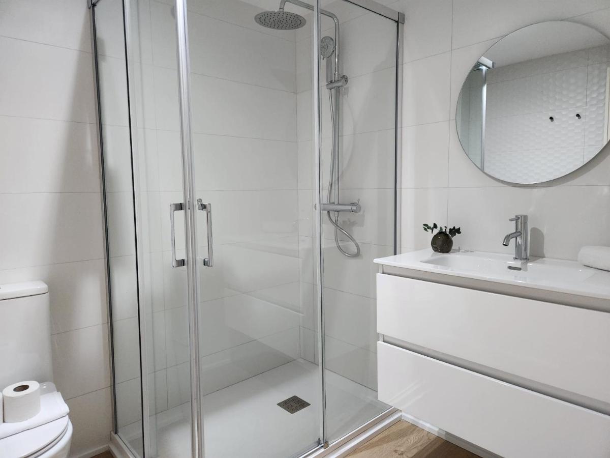Florit Flats - The Apolo Apartment บาเลนเซีย ภายนอก รูปภาพ