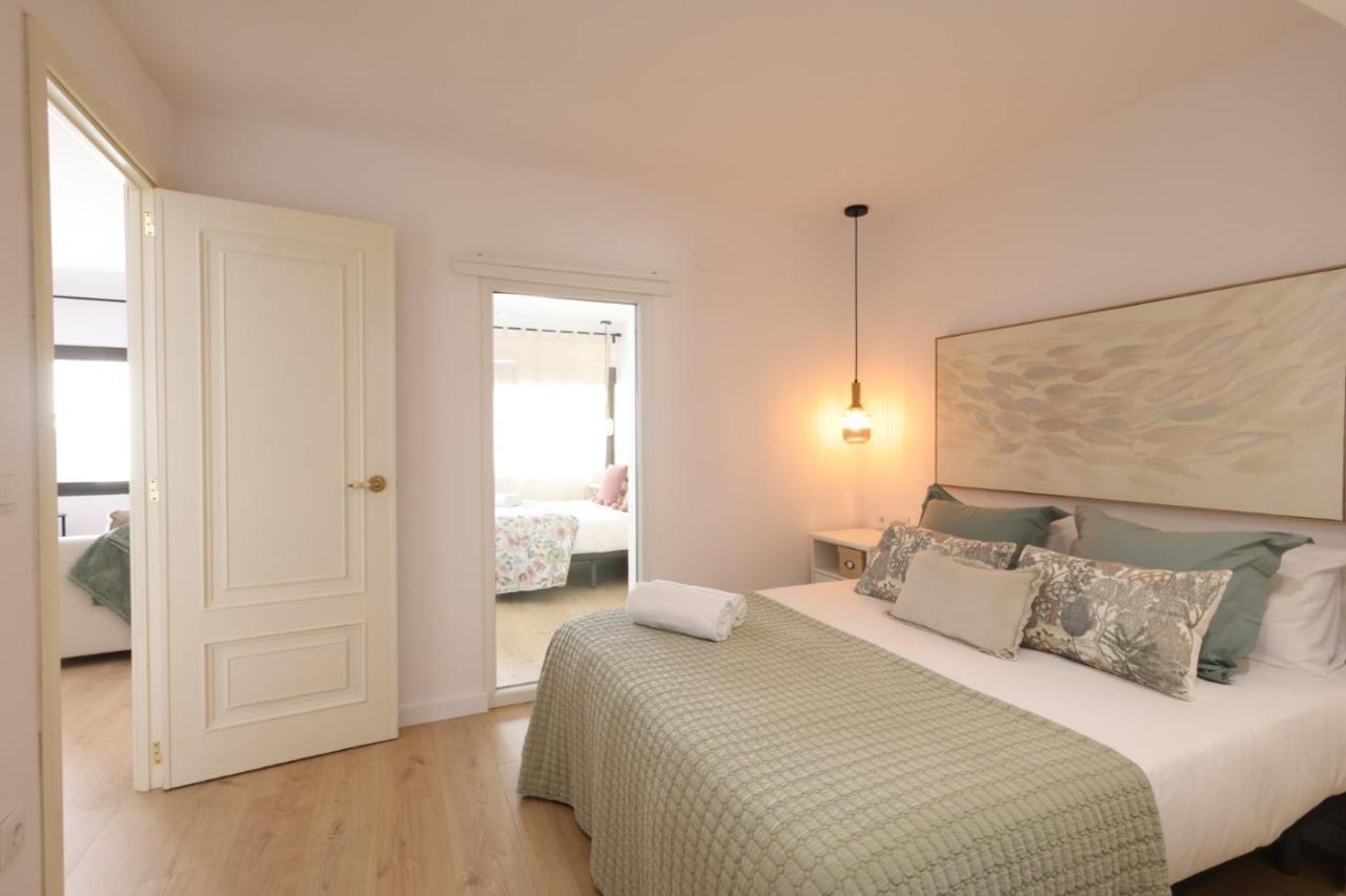 Florit Flats - The Apolo Apartment บาเลนเซีย ภายนอก รูปภาพ