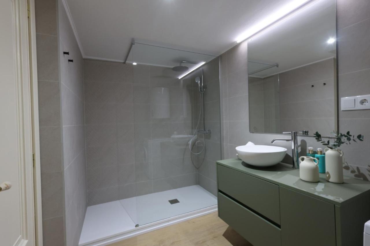 Florit Flats - The Apolo Apartment บาเลนเซีย ภายนอก รูปภาพ