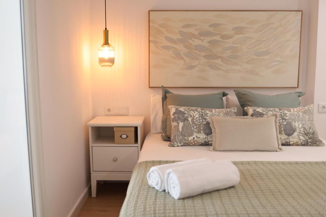 Florit Flats - The Apolo Apartment บาเลนเซีย ภายนอก รูปภาพ