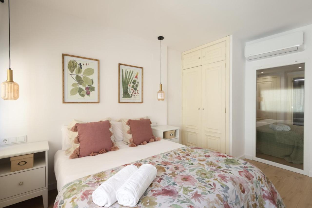 Florit Flats - The Apolo Apartment บาเลนเซีย ภายนอก รูปภาพ