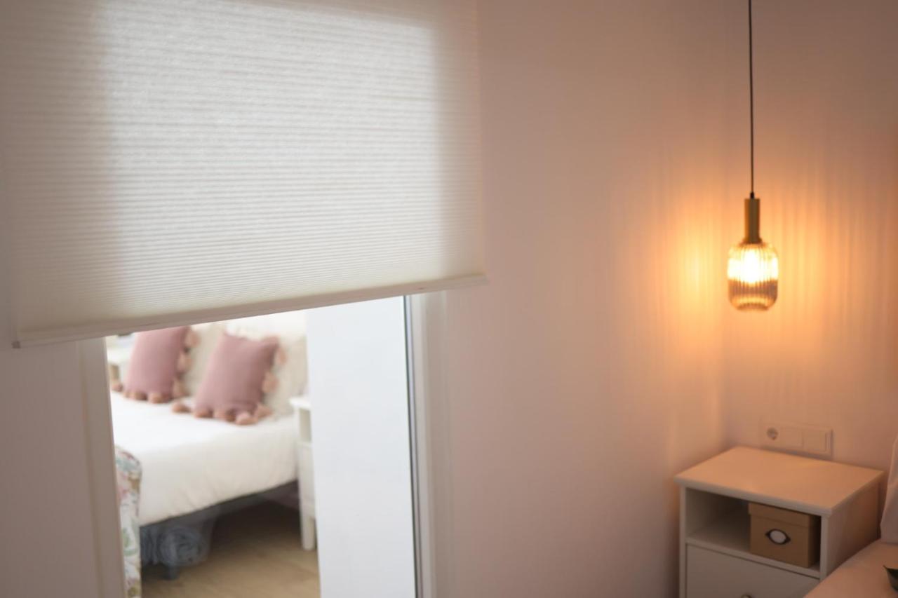 Florit Flats - The Apolo Apartment บาเลนเซีย ภายนอก รูปภาพ