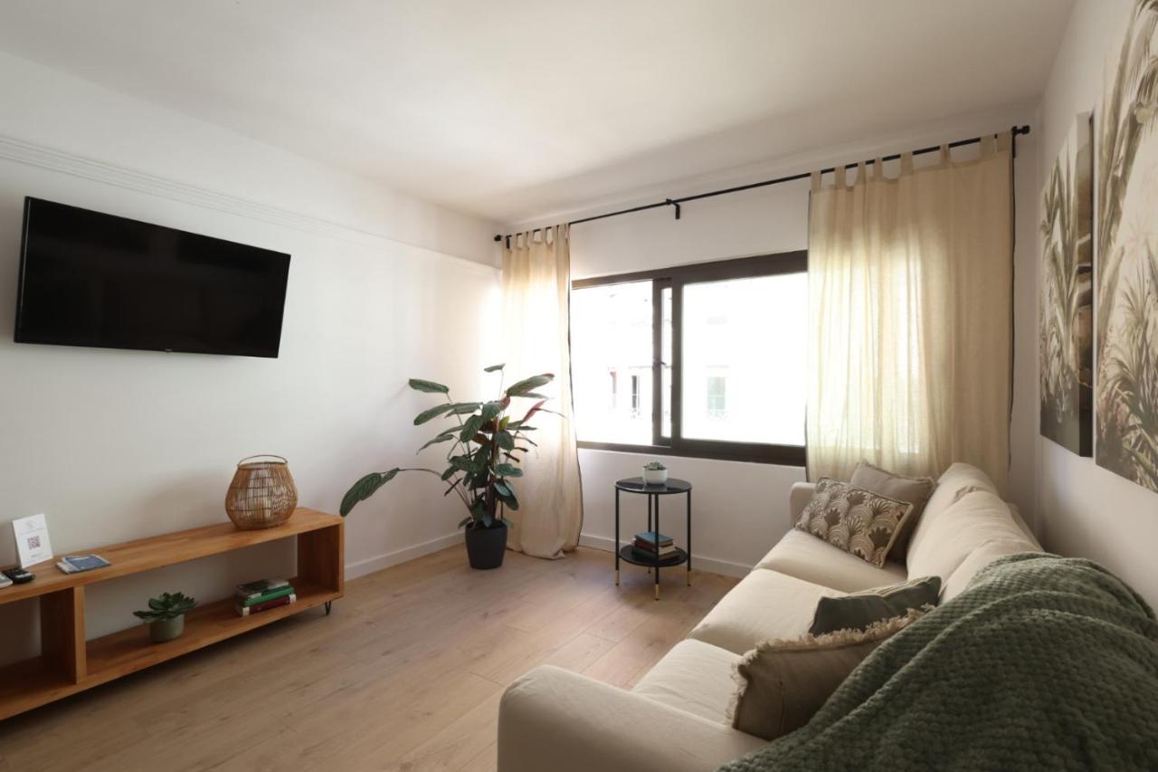 Florit Flats - The Apolo Apartment บาเลนเซีย ภายนอก รูปภาพ