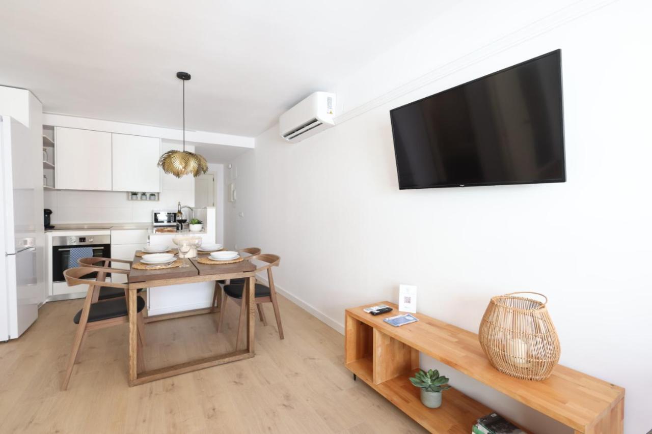 Florit Flats - The Apolo Apartment บาเลนเซีย ภายนอก รูปภาพ