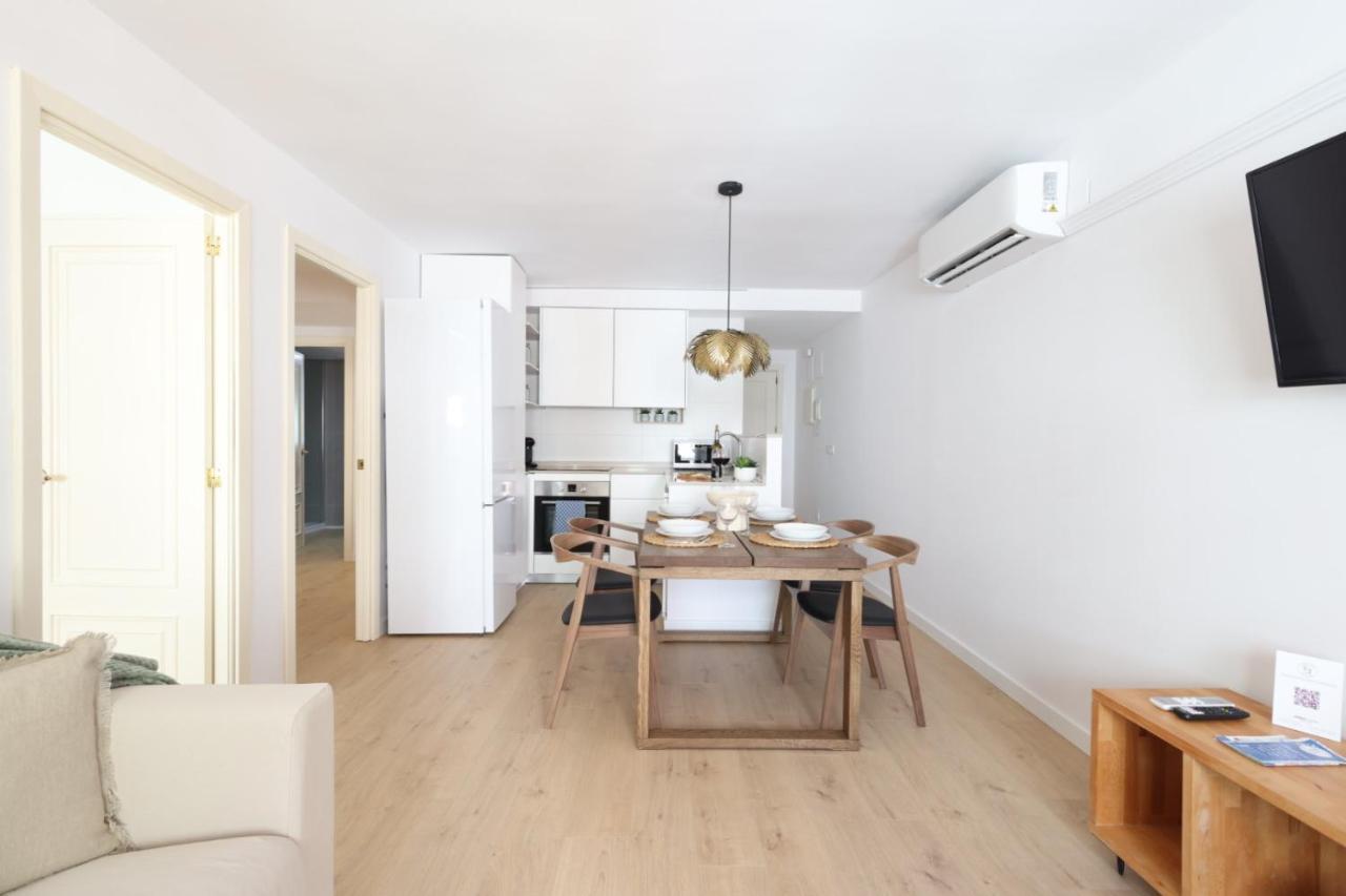 Florit Flats - The Apolo Apartment บาเลนเซีย ภายนอก รูปภาพ
