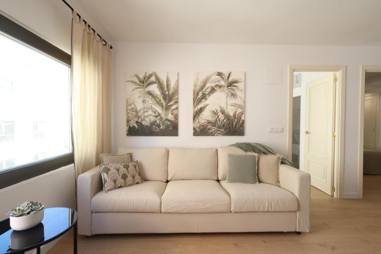 Florit Flats - The Apolo Apartment บาเลนเซีย ภายนอก รูปภาพ